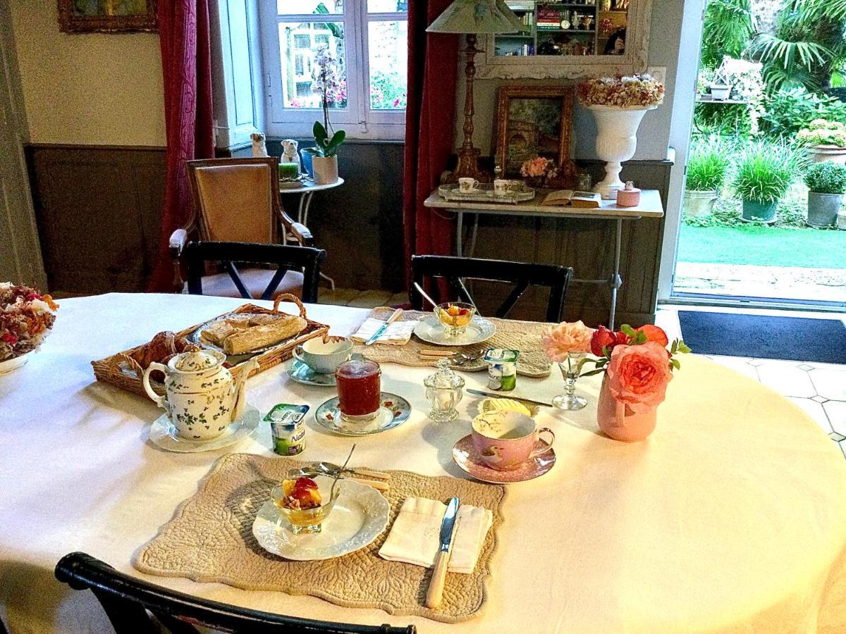 Bed and Breakfast L'Orangerie Du General Saint-Jean-dʼAngély Exteriér fotografie